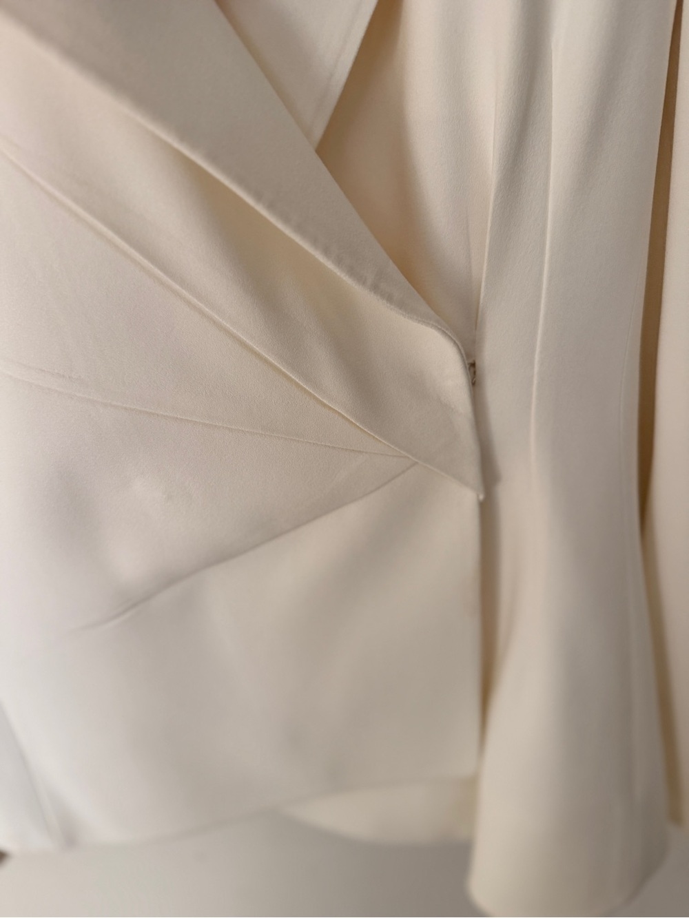 Michael Kors Collection Belted Blazer - Picture 14 of 17